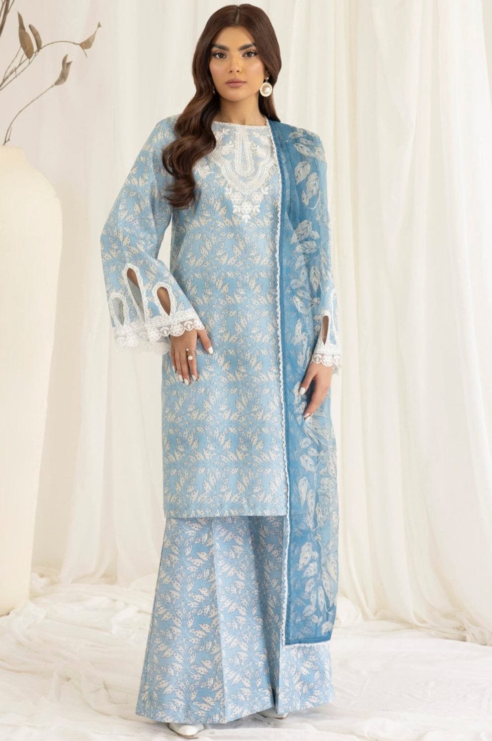 MB-442 Unstitched Digital Printed Lawn Suit 3pc With Digital Printed Voil Dupatta & Embroidered Patches